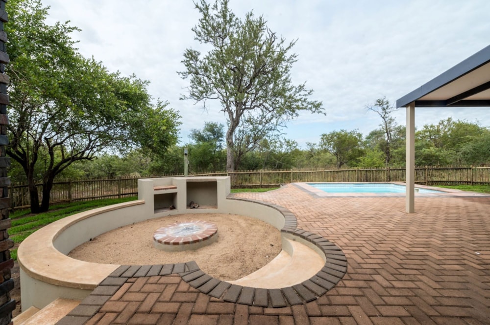 House let in Hoedspruit Wildlife Estate - 1HS1647767 House let in Hoedspruit Wildlife Estate - 1HS1647767