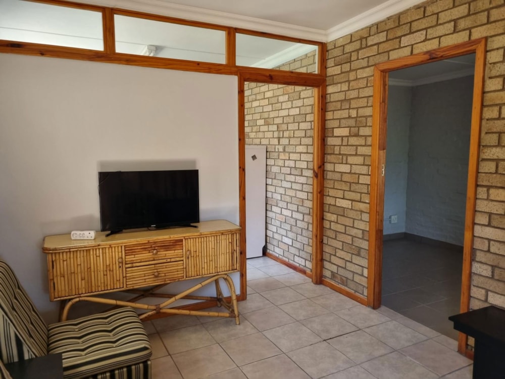 Garden apartment let in Kingswood - 1GC1727978