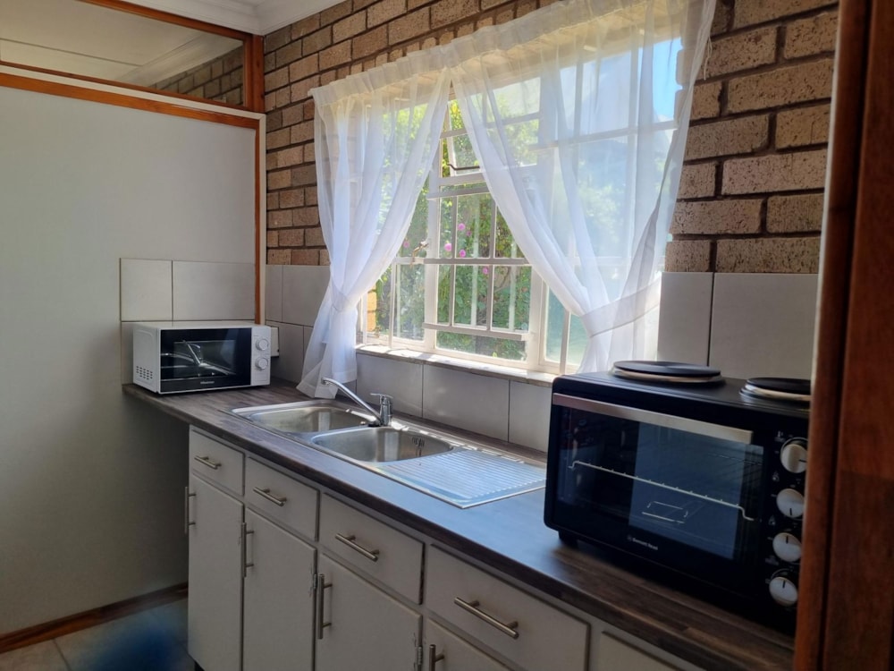 Garden apartment let in Kingswood - 1GC1727978