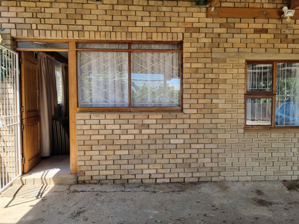 Garden apartment let in Kingswood - 1GC1727978