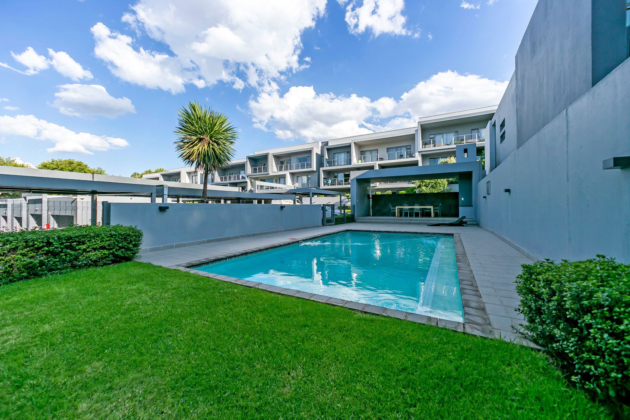 Apartment sold in Oaklands, Johannesburg - HP1644138