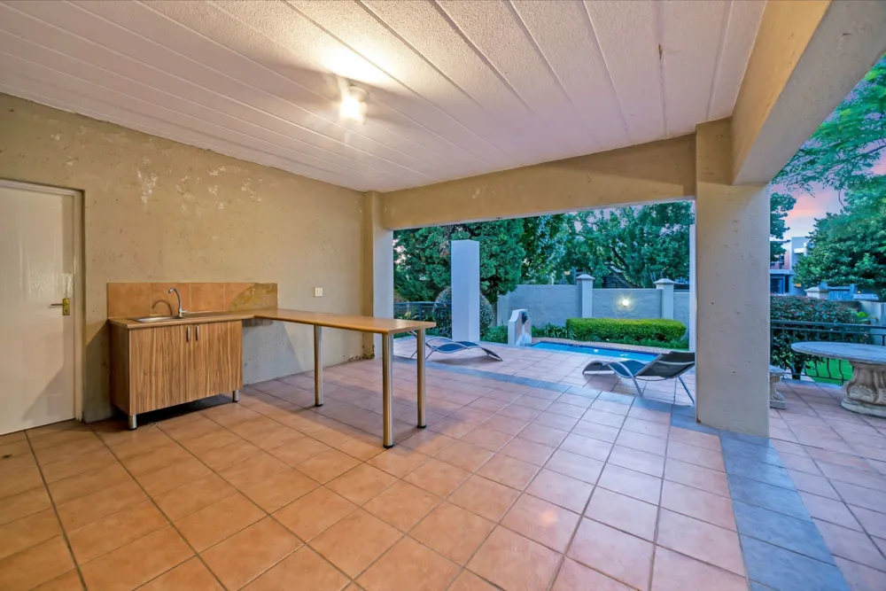Apartment for sale in Waverley, Johannesburg - HP1755423