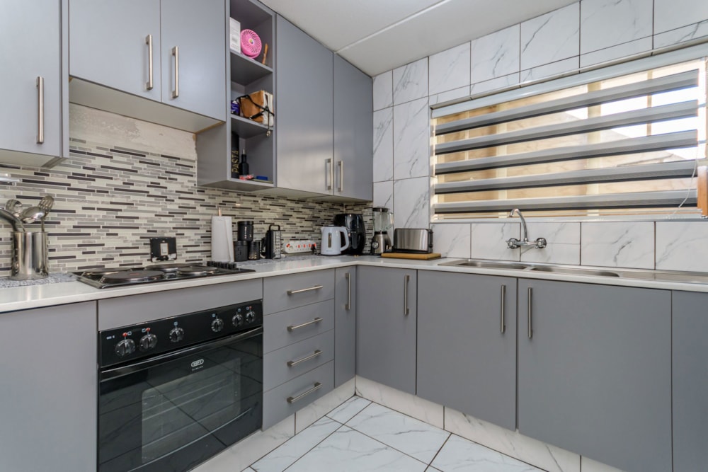 Apartment for sale in Lakefield - EN1718536