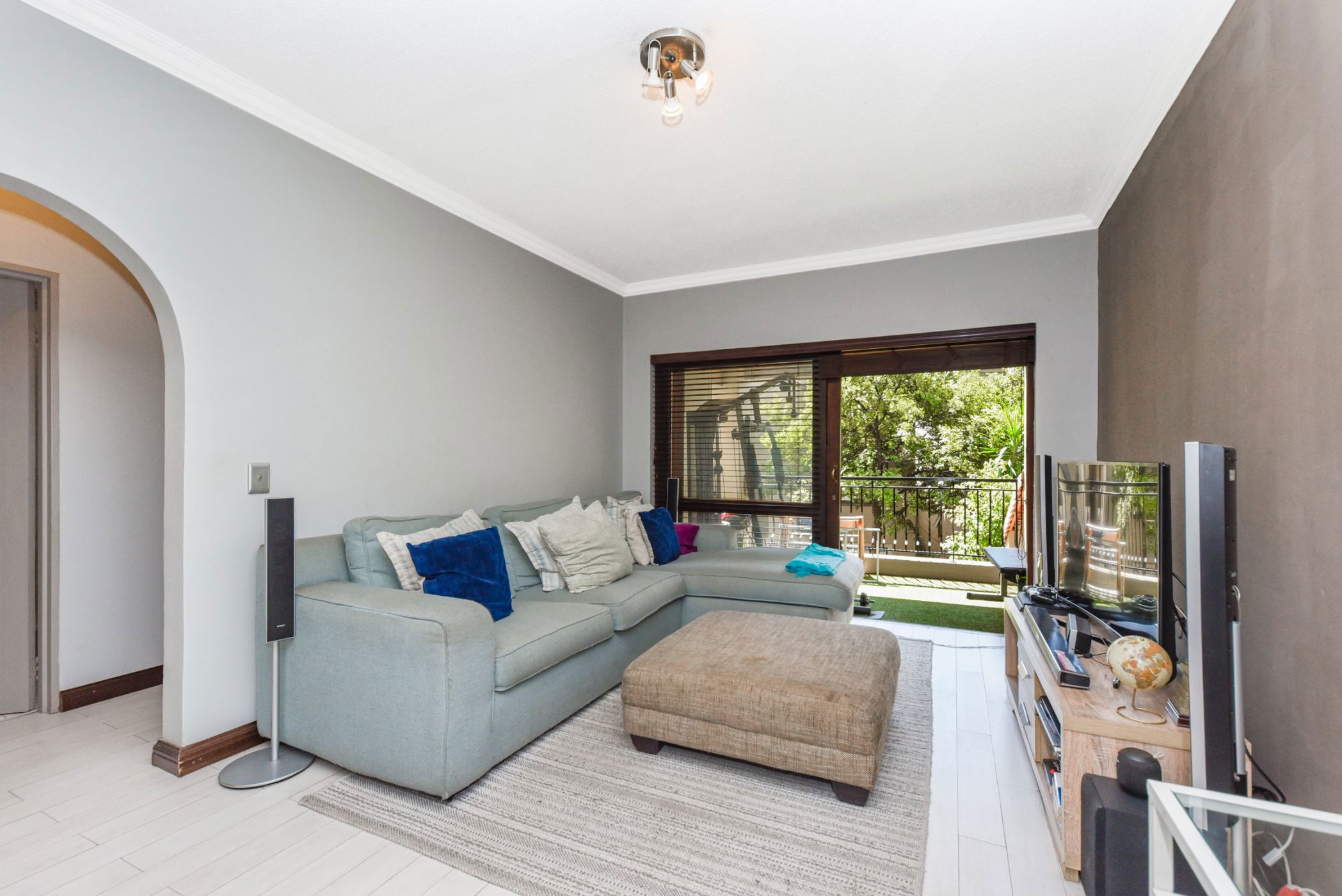 Apartment for sale in Douglasdale - FW1672575