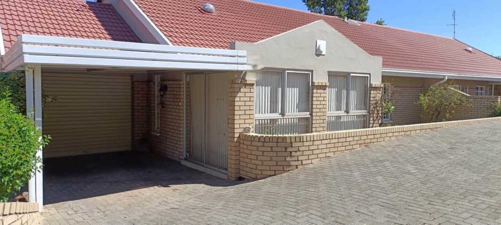 Townhouse to rent in Kiepersol, Bloemfontein - 1BX1731539