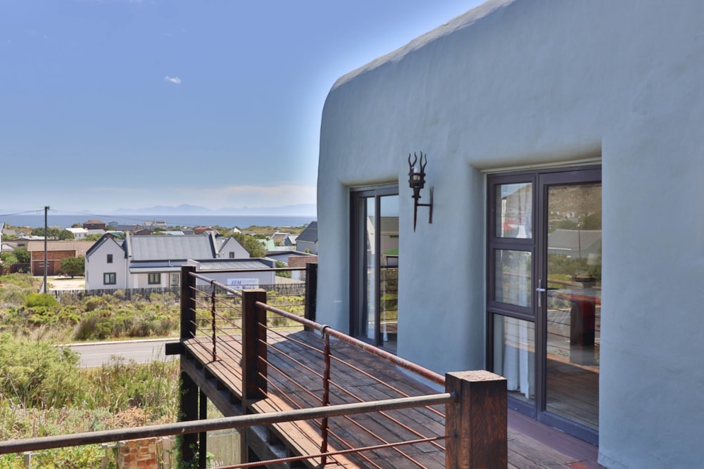 Double-storey house sold in Pringle Bay - KN1651229 Double-storey house sold in Pringle Bay - KN1651229