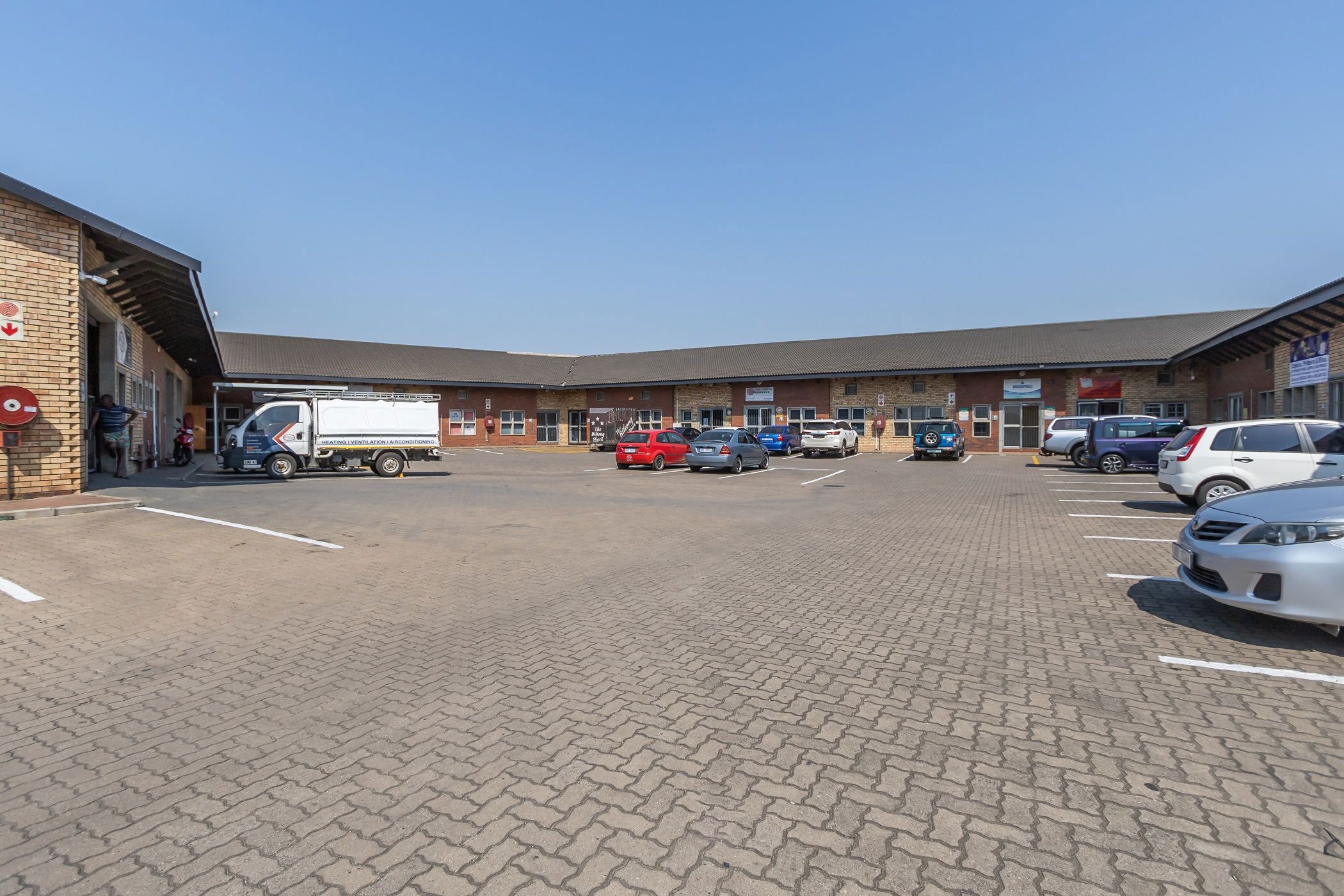 Commercial industrial property for sale in Alton - 1RY1523837