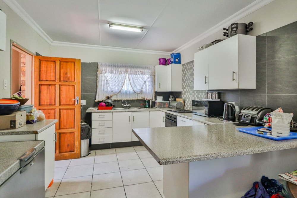 House for sale in West Acres - 1NS1636302