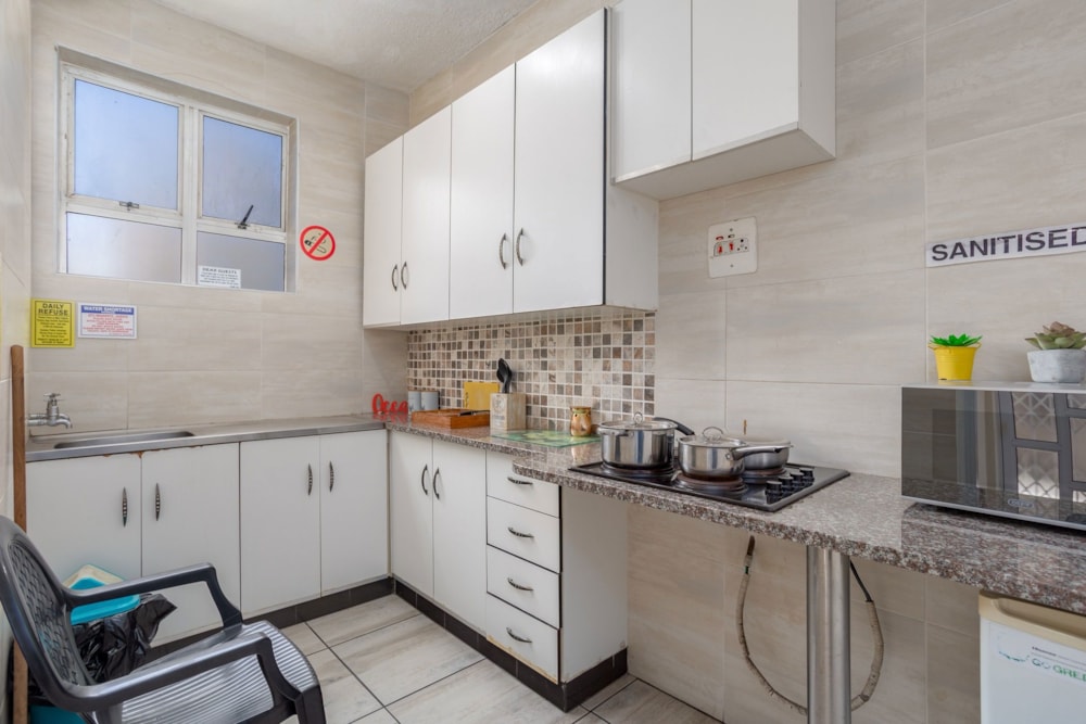 Studio apartment for sale in South Beach Durban - 1DA1652022 Studio apartment for sale in South Beach Durban - 1DA1652022