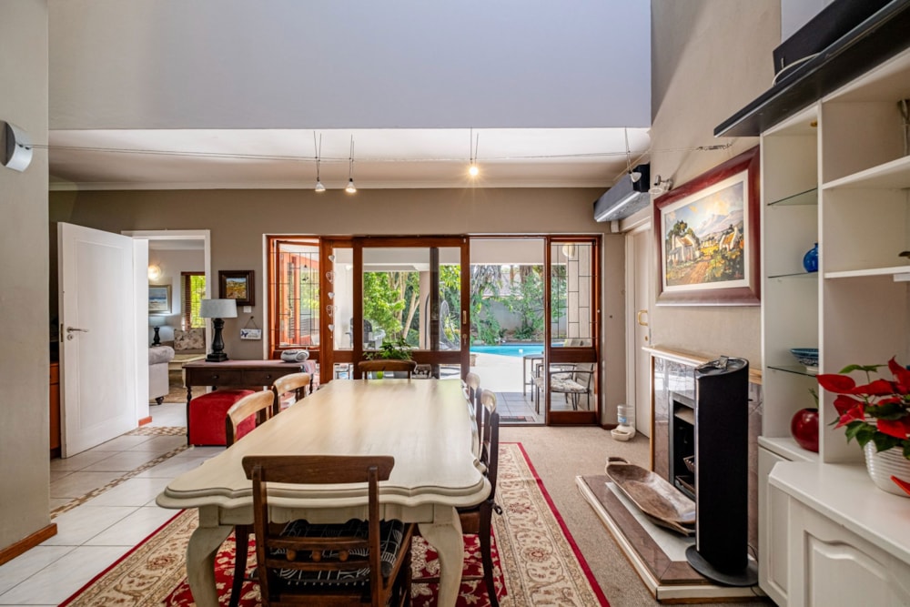 Double-storey house sold in Summerstrand - 1PLZ1649386 Double-storey house sold in Summerstrand - 1PLZ1649386