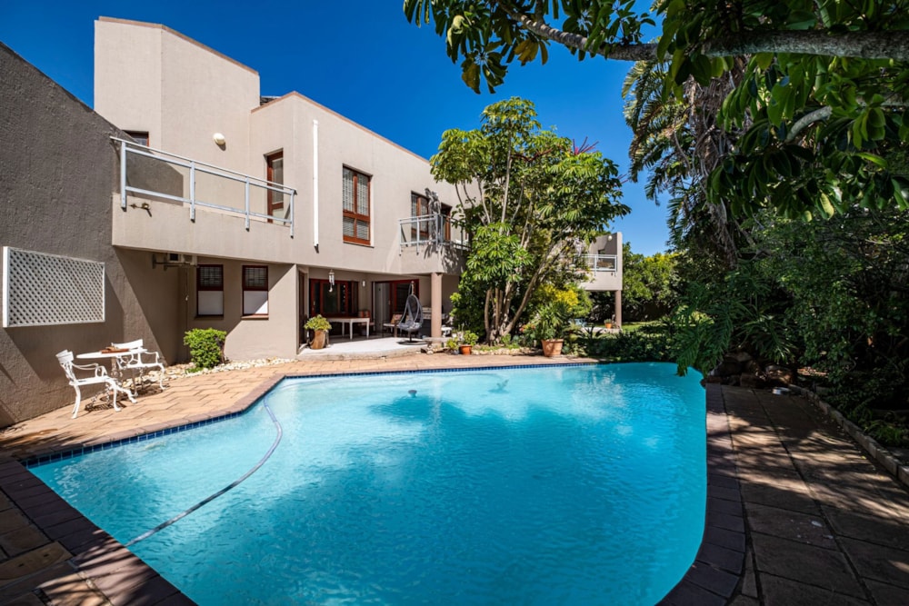 Double-storey house sold in Summerstrand - 1PLZ1649386 Double-storey house sold in Summerstrand - 1PLZ1649386