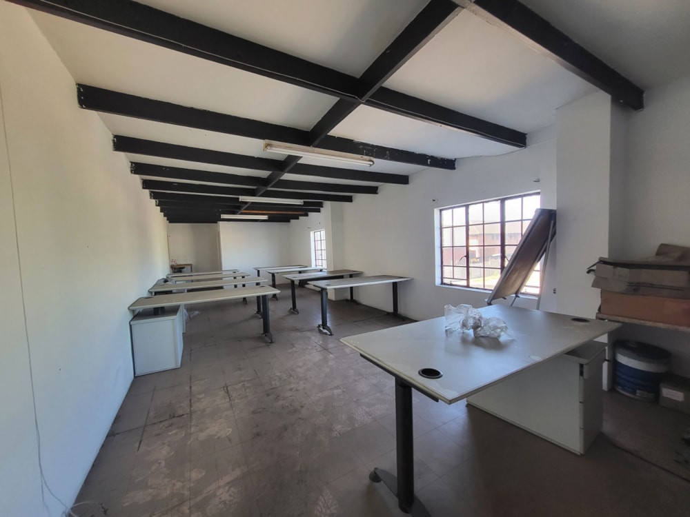 Commercial Building to rent in Alton - 1RY1738120