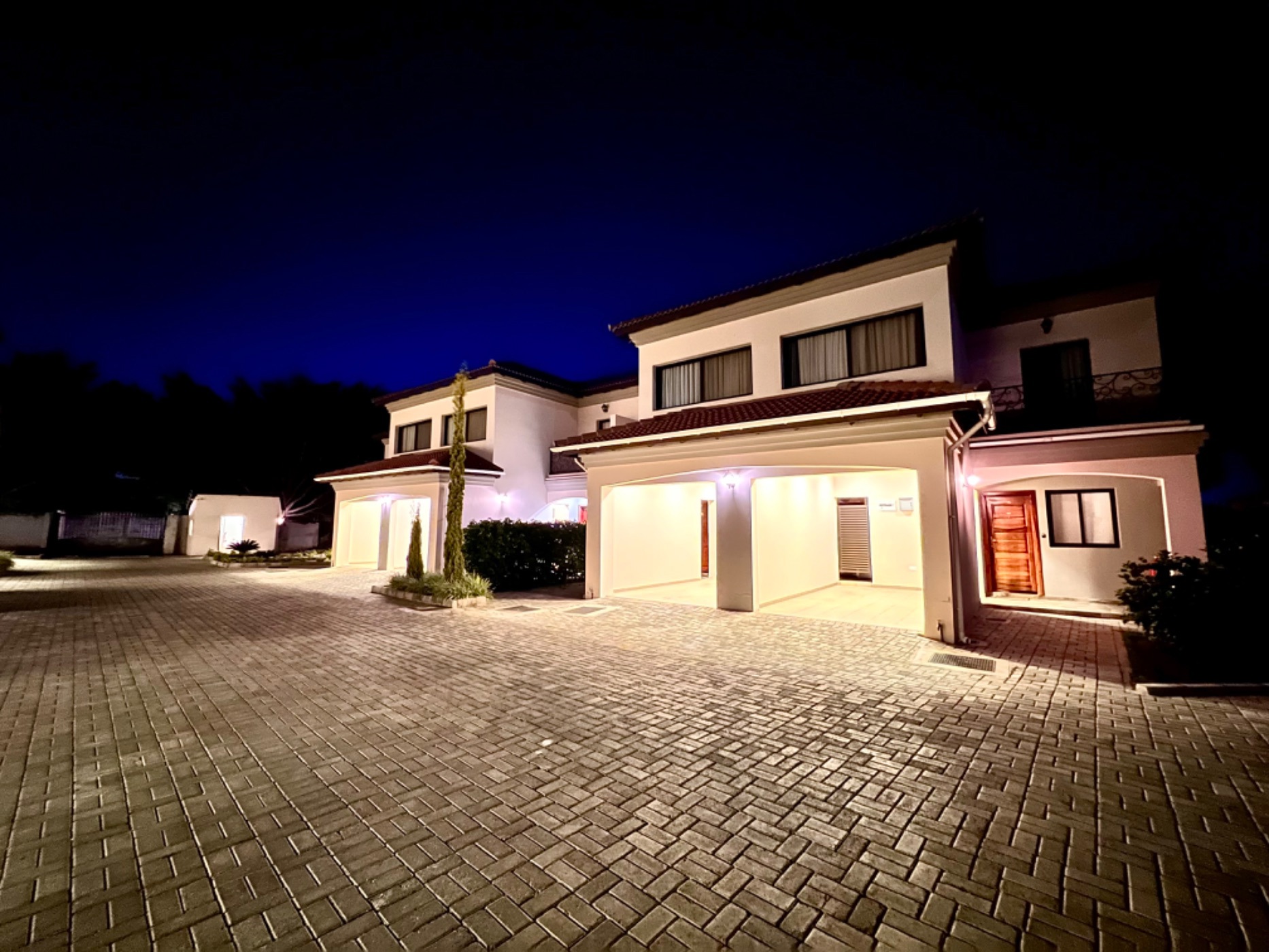 Apartment to rent in Roma, Zambia - 3ZA1628386