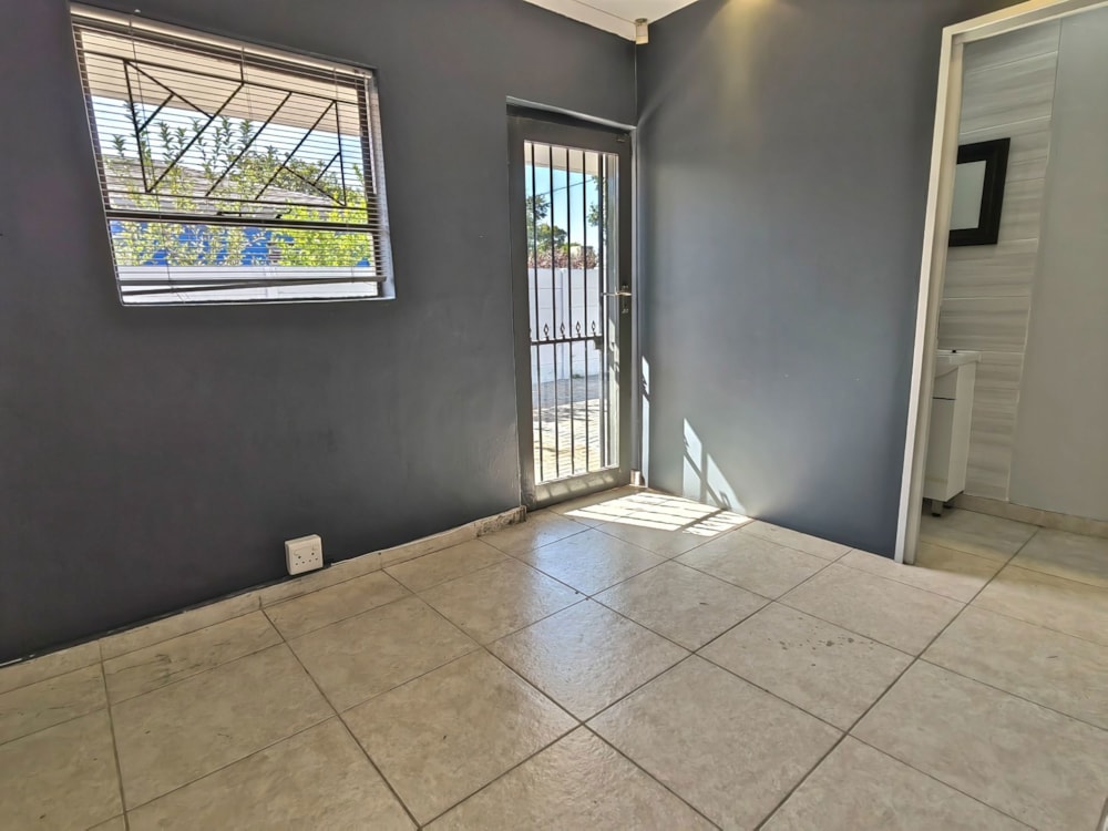 Commercial office let in Panorama, Parow - 1PLA1704313 Commercial office let in Panorama, Parow - 1PLA1704313