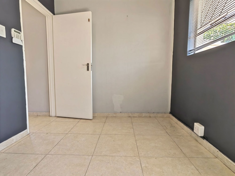 Commercial office let in Panorama, Parow - 1PLA1704313 Commercial office let in Panorama, Parow - 1PLA1704313