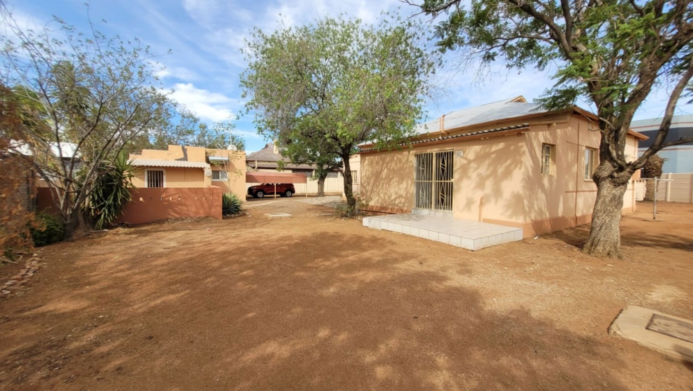 Residential complex for sale in Die Rand - 1NA1651004