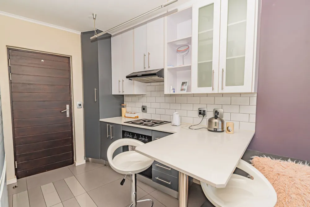 Bachelor apartment for sale in Hatfield - PT1645745 Bachelor apartment for sale in Hatfield - PT1645745