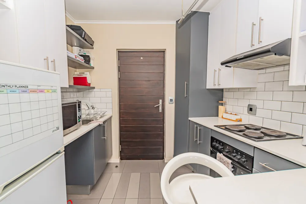 Bachelor apartment for sale in Hatfield - PT1645745 Bachelor apartment for sale in Hatfield - PT1645745