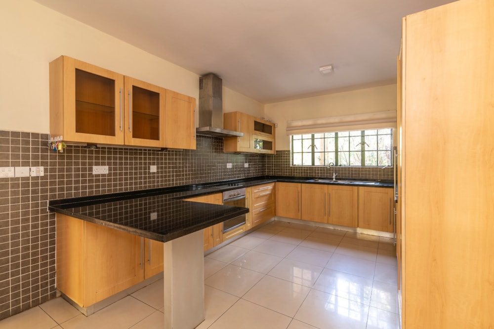 House for sale in Runda , Kenya - 3KE1705902 House for sale in Runda , Kenya - 3KE1705902