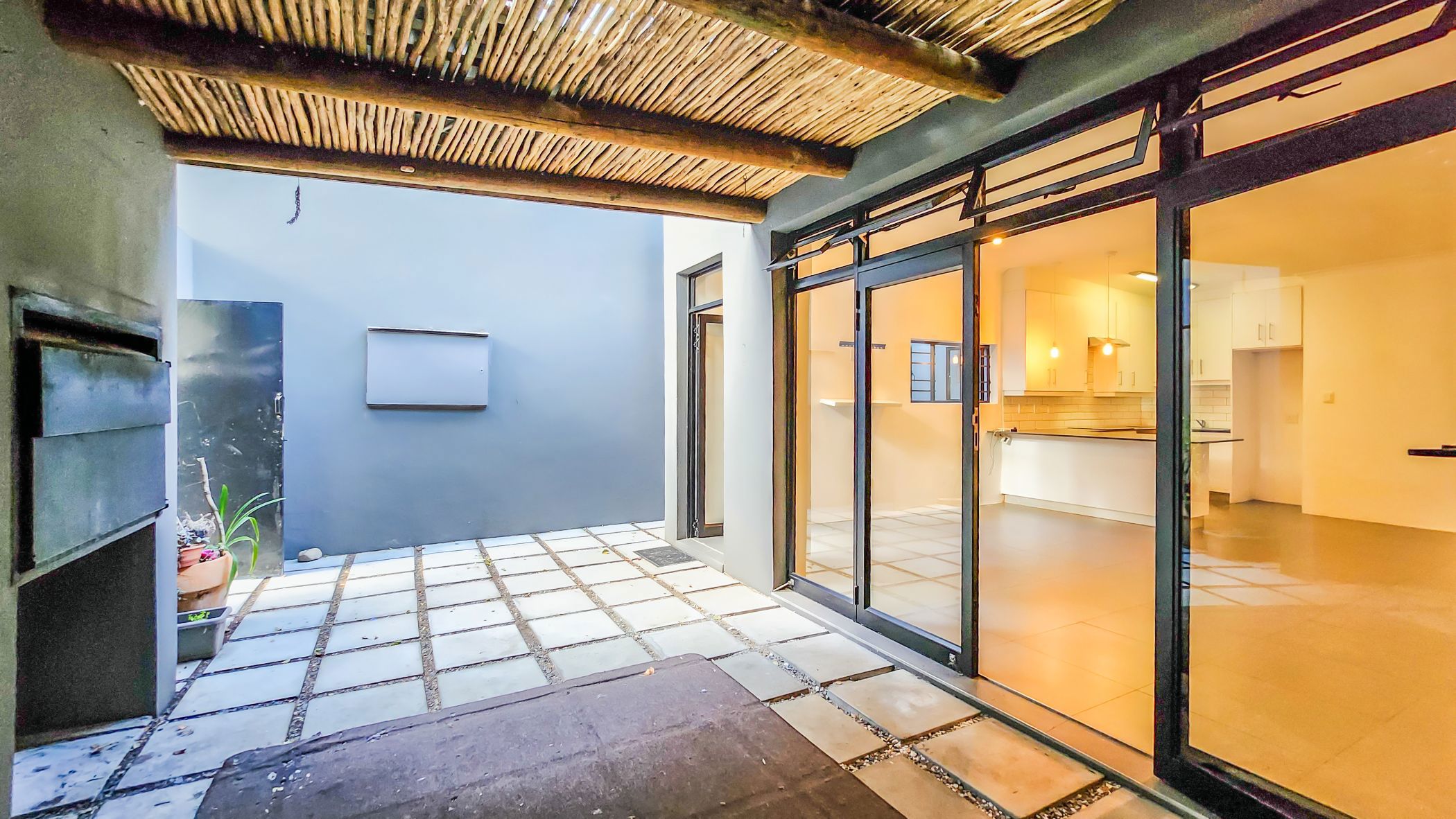 Townhouse to rent in Paarl Central - TKL1645640