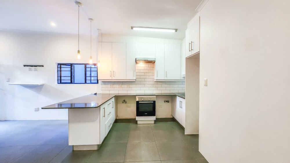 Townhouse to rent in Paarl Central - TKL1645640