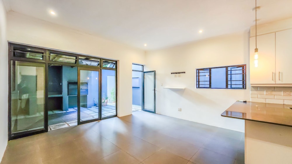 Townhouse to rent in Paarl Central - TKL1645640