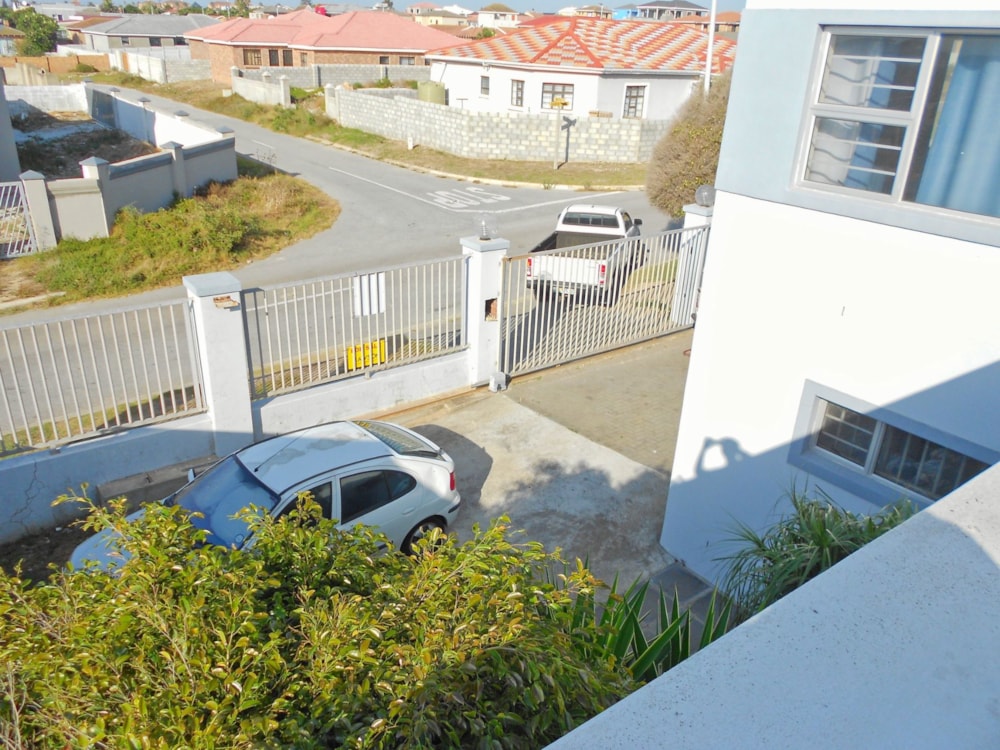 Double-storey house sold in Bluewater Bay, Port Elizabeth, Gqeberha - 1PLZ1648691