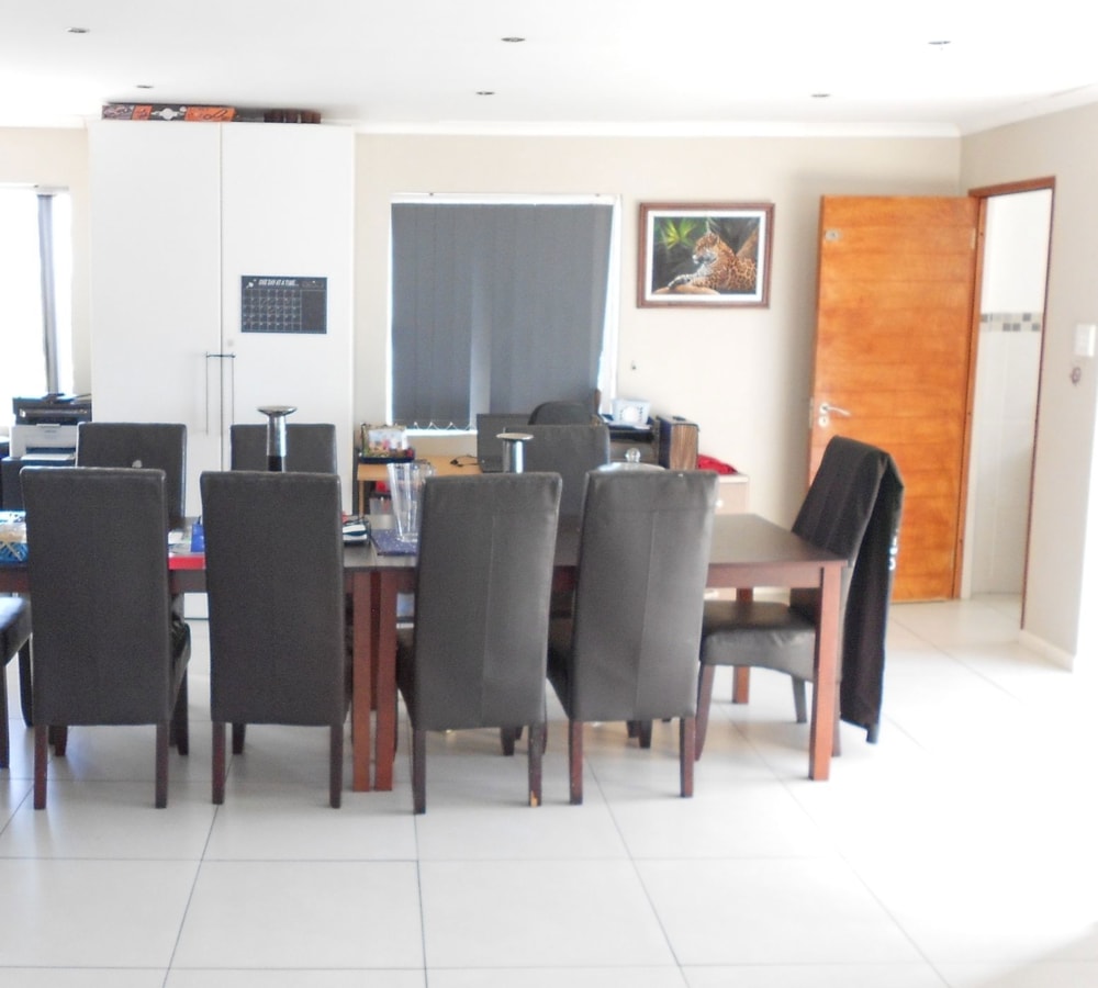 Double-storey house sold in Bluewater Bay, Port Elizabeth, Gqeberha - 1PLZ1648691