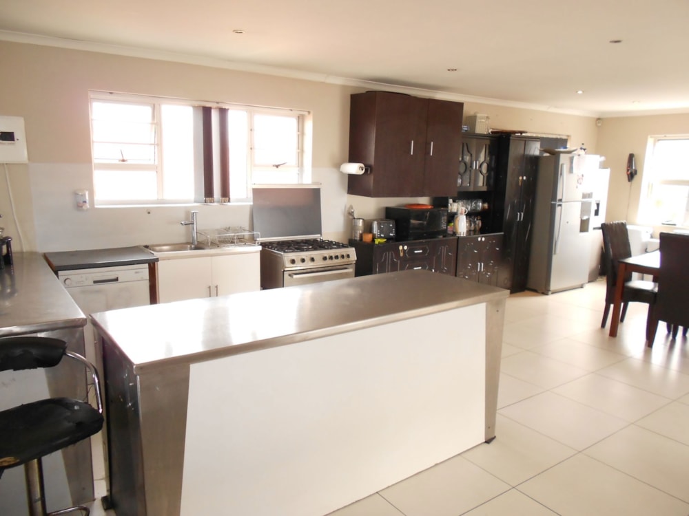 Double-storey house sold in Bluewater Bay, Port Elizabeth, Gqeberha - 1PLZ1648691