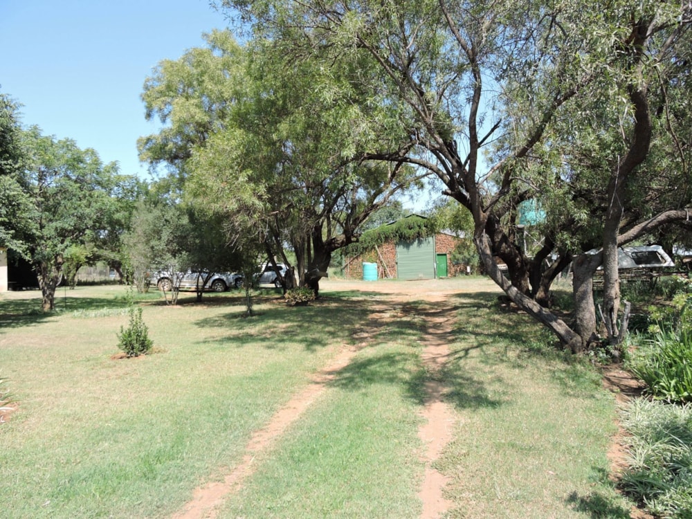 Smallholding for sale in Zeerust - 1RU1649074