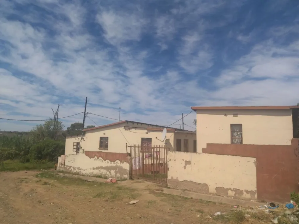 Commercial flats for sale in Ngangelizwe - 1MH1649590 Commercial flats for sale in Ngangelizwe - 1MH1649590