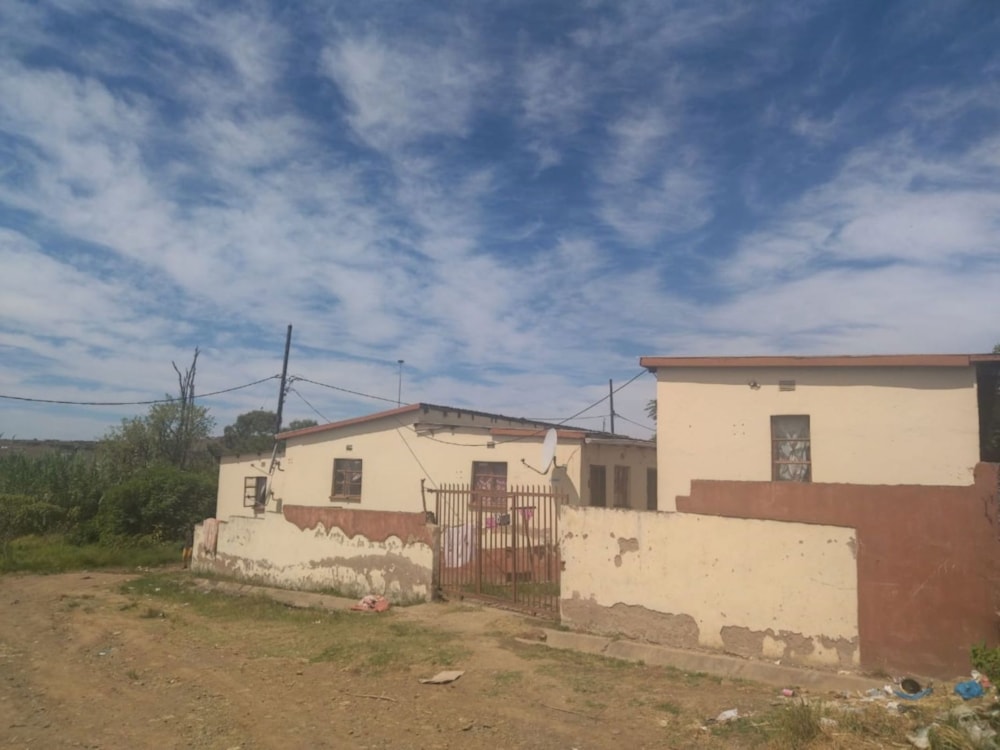 Commercial flats for sale in Ngangelizwe - 1MH1649590