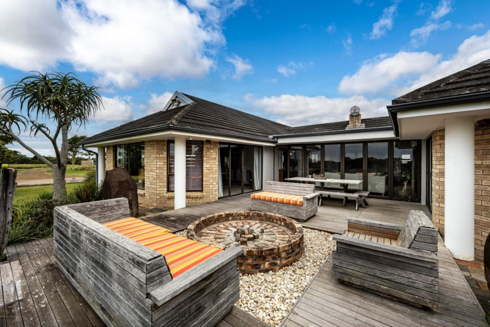 Smallholding for sale in Sunrise on Sea - 1ET1649665