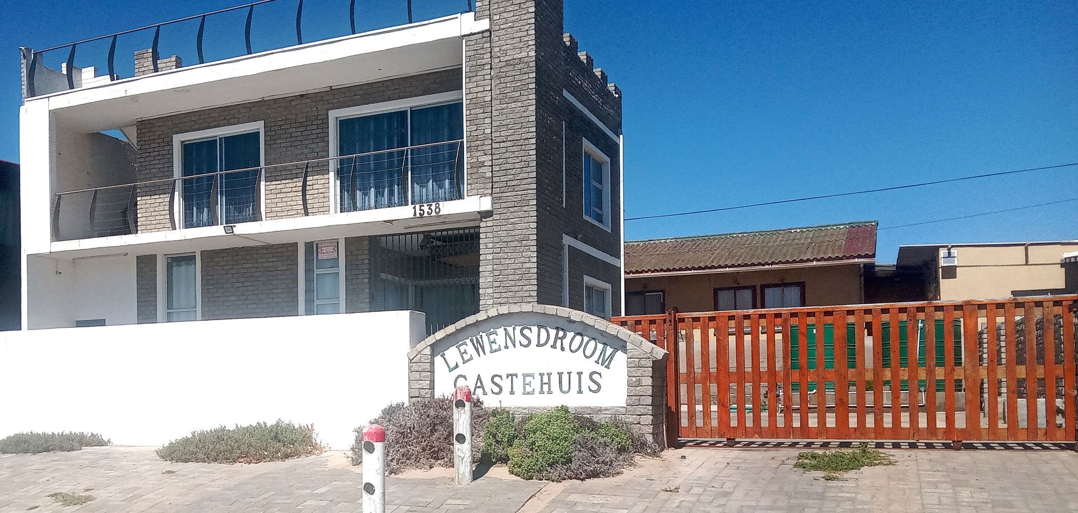 Double-storey house for sale in Port Nolloth - 1NA1649964
