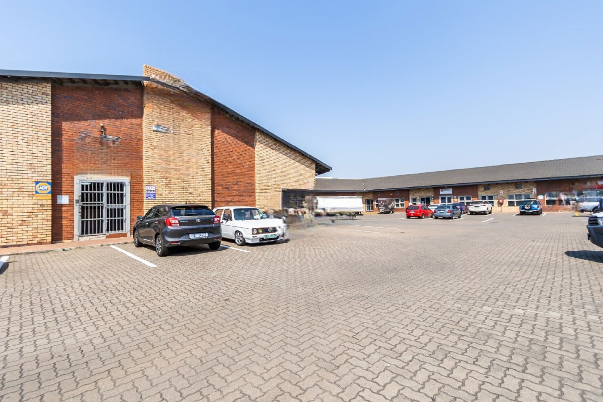 Commercial Building for sale in Alton - 1RY1650419