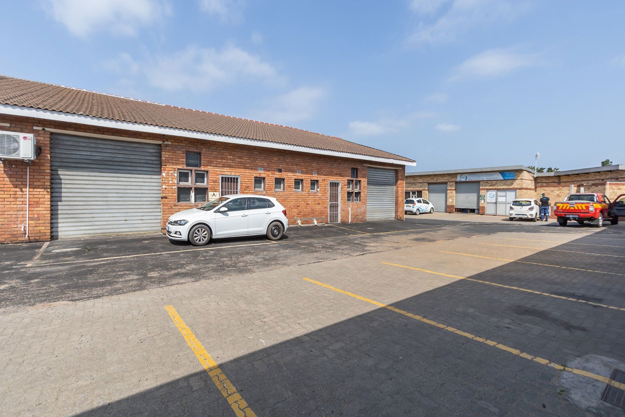 Commercial Building for sale in Alton - 1RY1650421