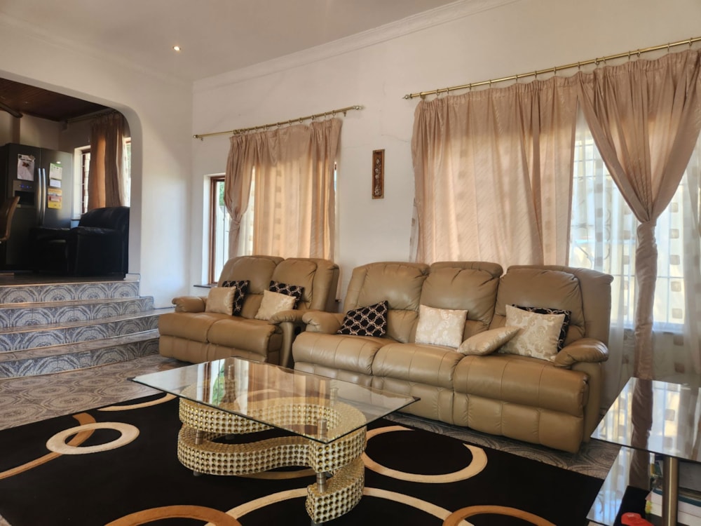 House for sale in Chatsworth, KwaZulu-Natal - 1WB1659858