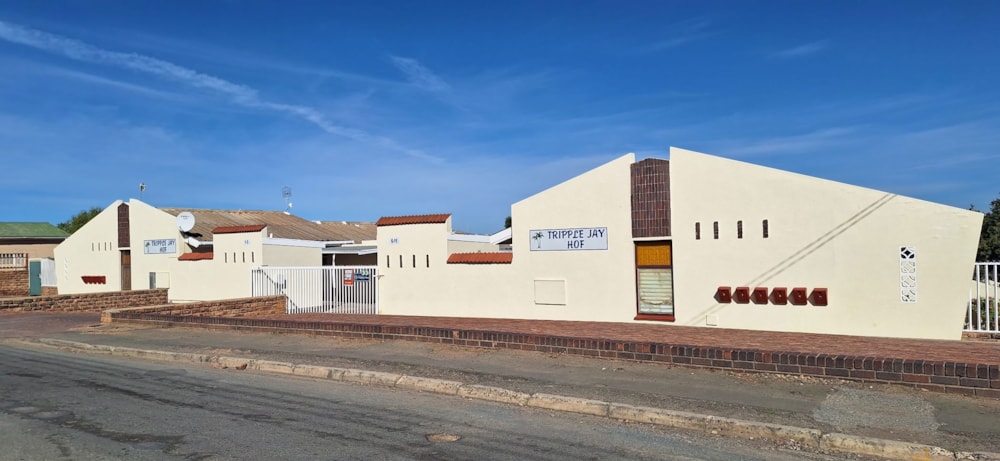 Commercial flats for sale in Oudtshoorn Central - 1OU1652094