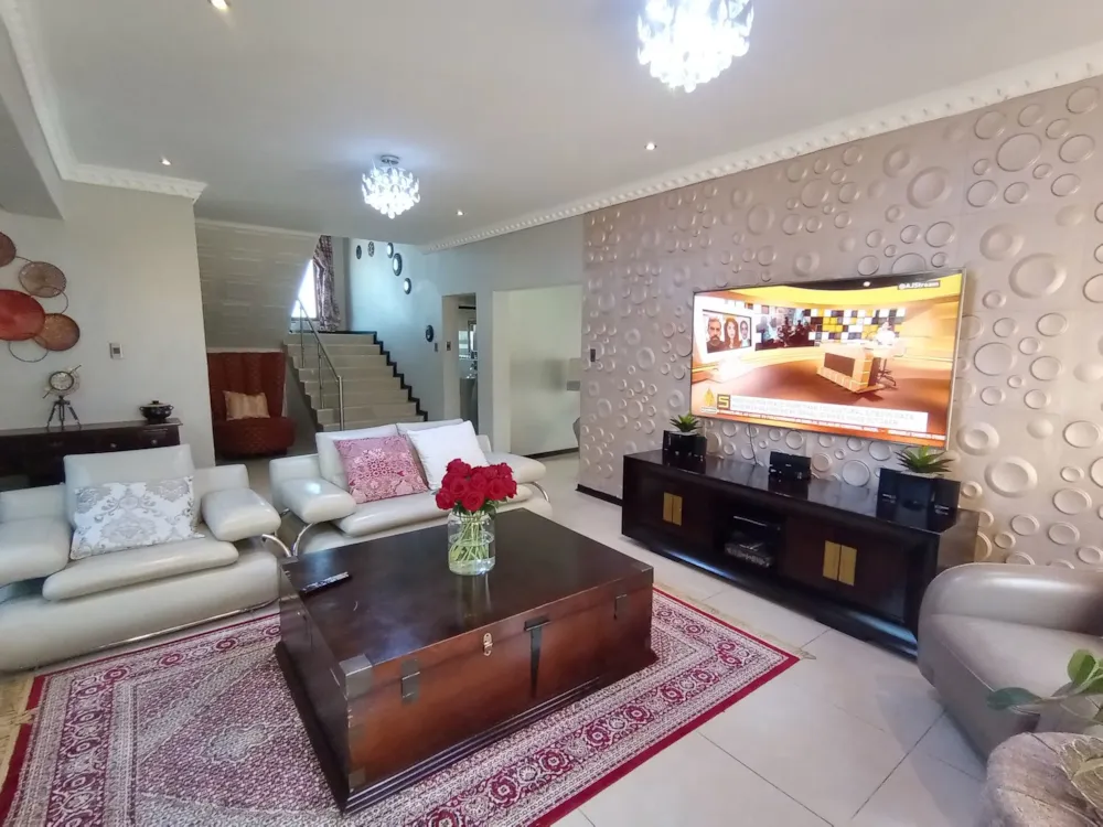 Double-storey house for sale in Bendor - 1PS1651175