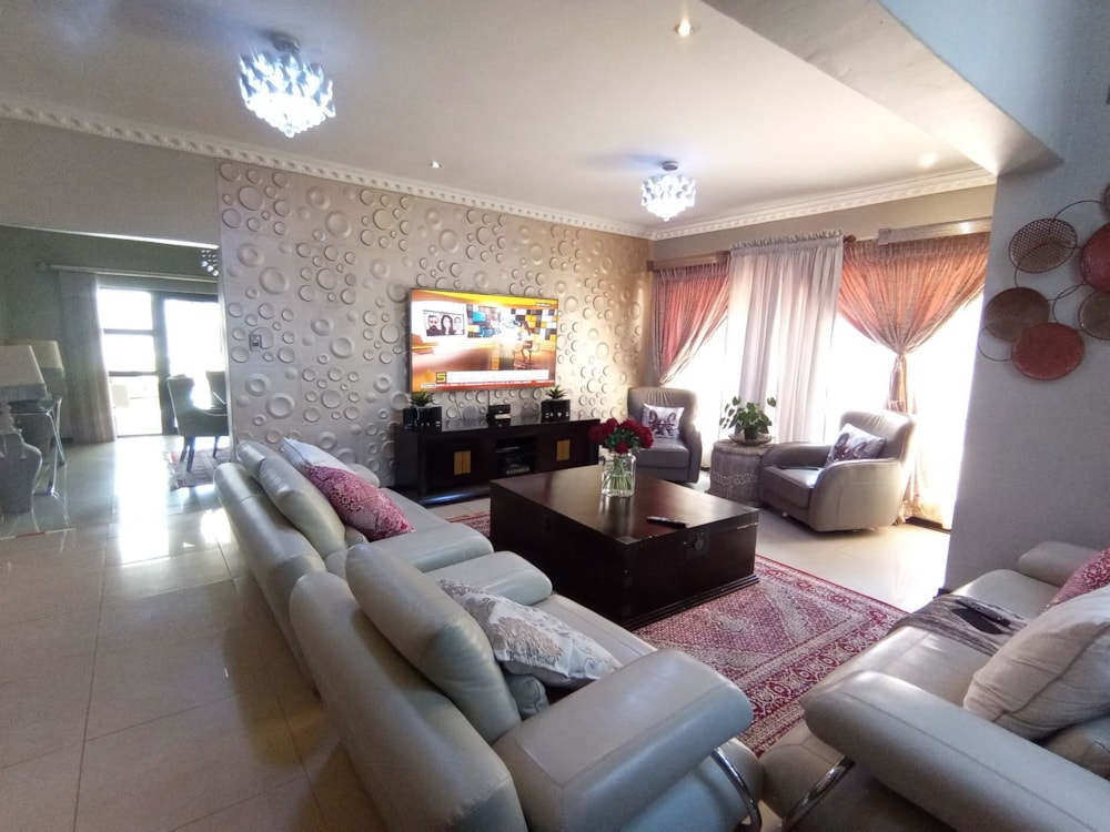 Double-storey house for sale in Bendor - 1PS1651175 Double-storey house for sale in Bendor - 1PS1651175