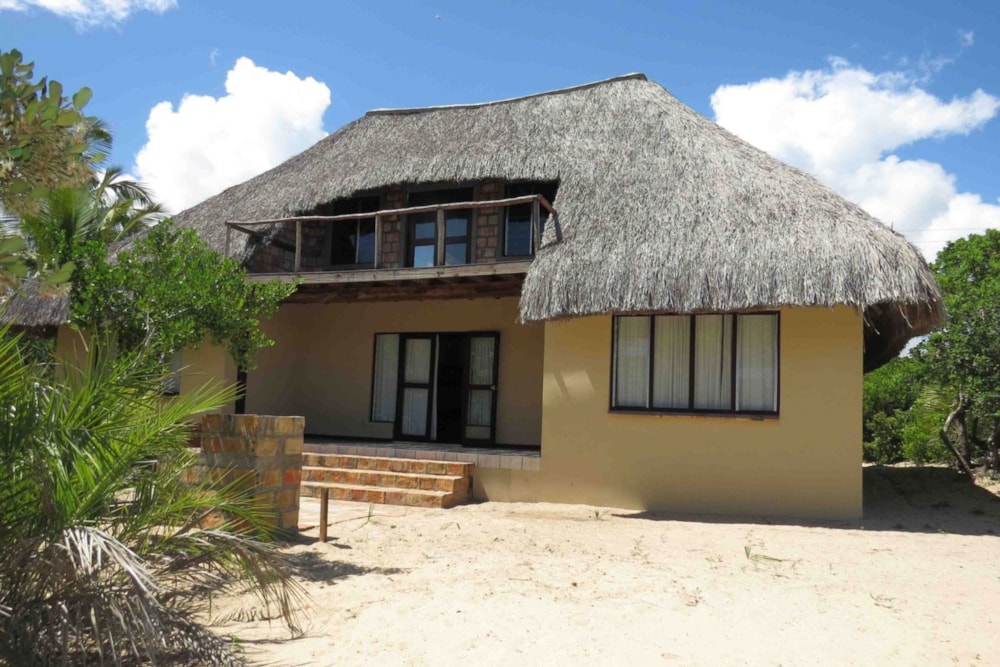 Beach resort for sale in Praia da Barra, Mozambique - 3MQ1651195