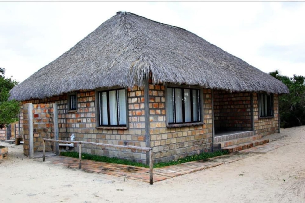 Beach resort for sale in Praia da Barra, Mozambique - 3MQ1651195