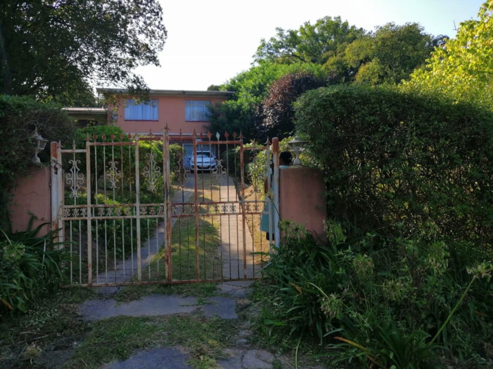 House for sale in Hillcrest, Mthatha - 1MH1651349 House for sale in Hillcrest, Mthatha - 1MH1651349
