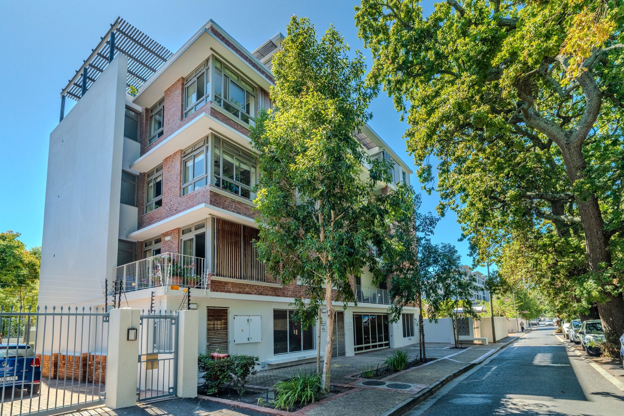 Apartment sold in Claremont Upper - KW1703668