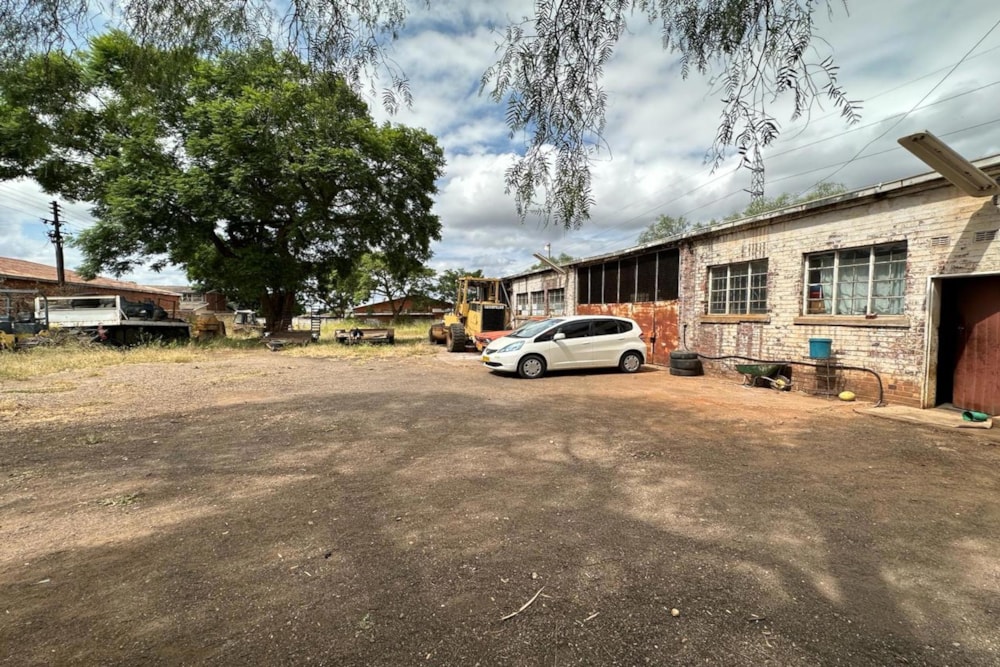 Commercial Building for sale in Bulawayo, Zimbabwe - 3ZB1651518