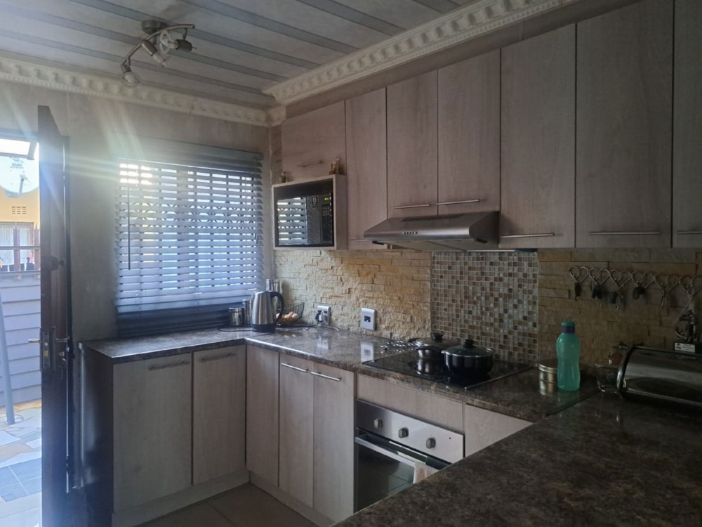 House for sale in Kwa Thema - 1SP1652234