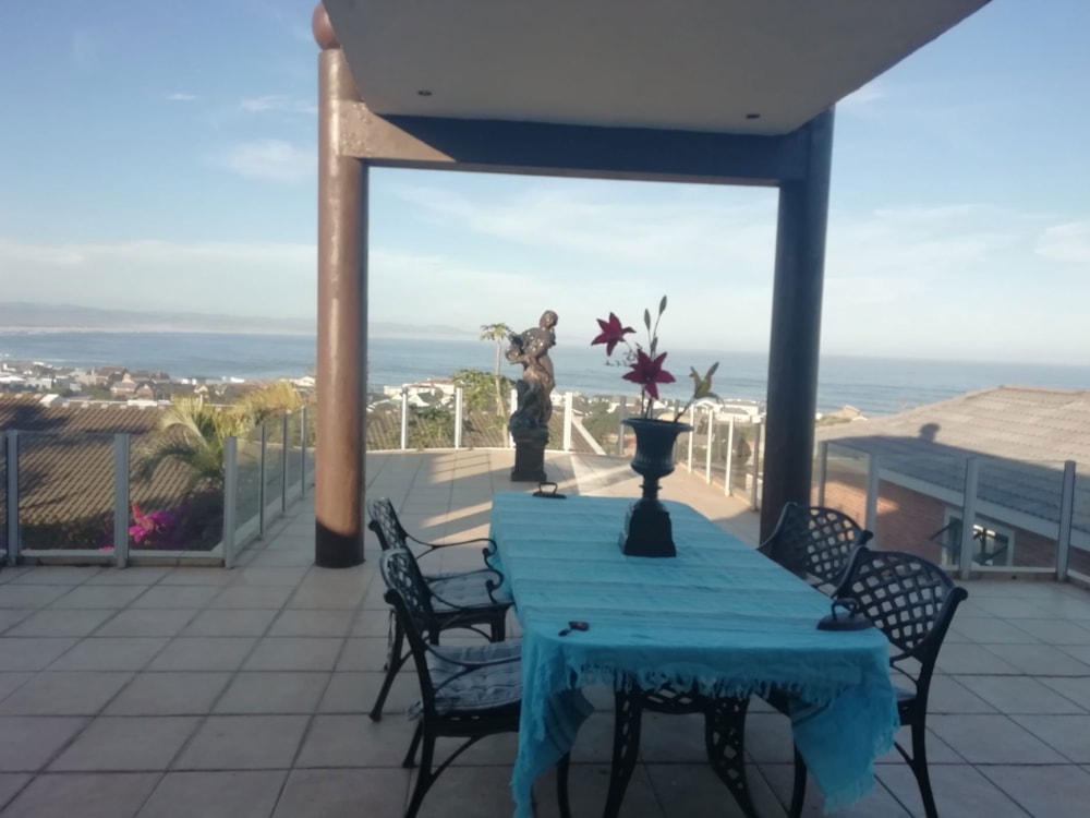 Double-storey house for sale in Wave Crest - 1JF1652368