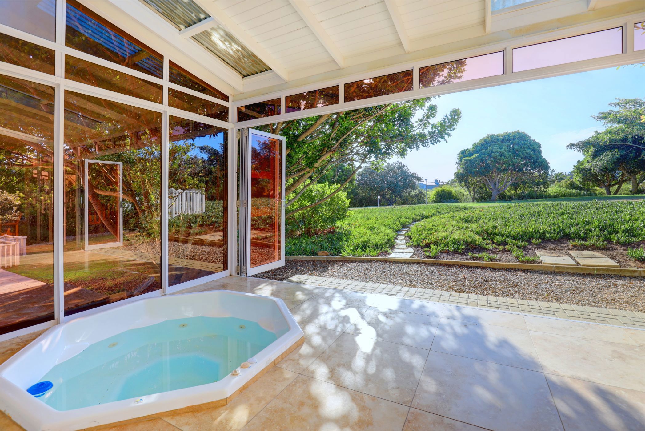 House for sale in Pinnacle Point Golf Estate - 1MB1649259