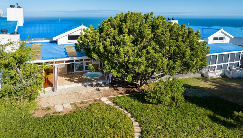 House for sale in Pinnacle Point Golf Estate - 1MB1649259