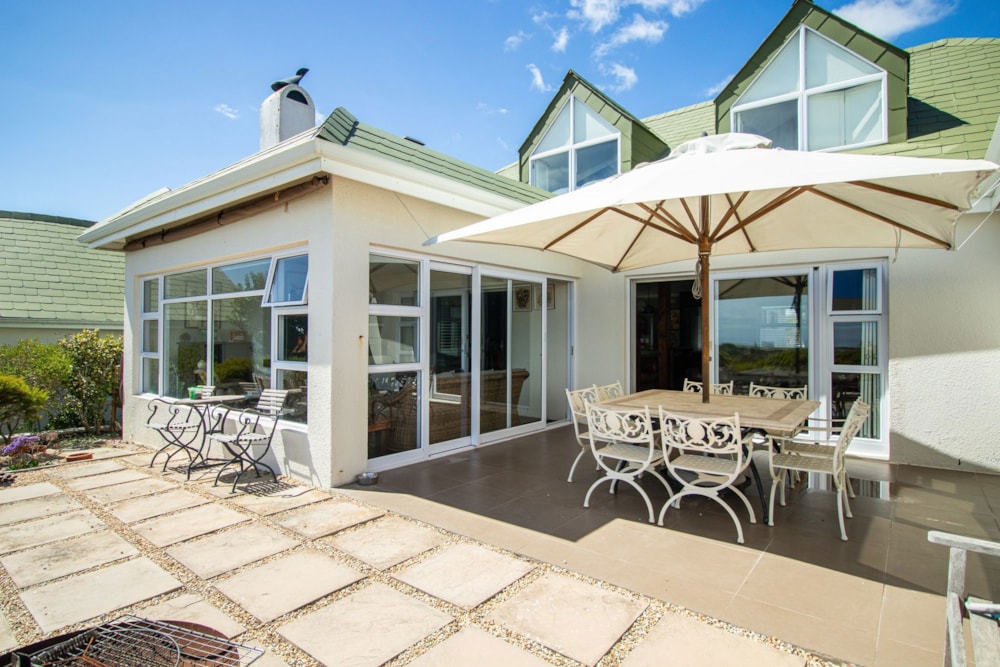 Double-storey house for sale in Jakkalsfontein - LA1649605 Double-storey house for sale in Jakkalsfontein - LA1649605